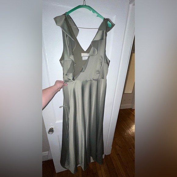 Anthropologie / BHLDN Tansy Satin Maxi Dress in color Moss, Size US 18W - Picture 8 of 11